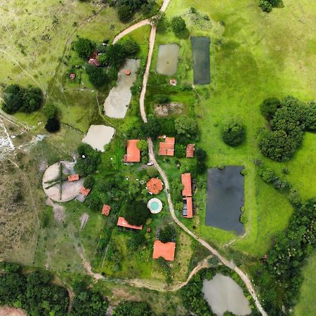 Pousada Veredas, Café e 08 cachoeiras na propriedade incluso ! Cavalcante Esterno foto